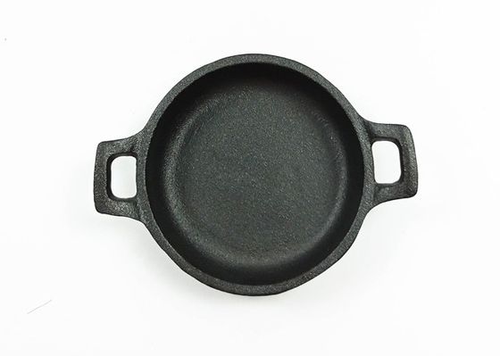 Il classico pre ha condito la padella 24cm del ghisa con due maniglie laterali