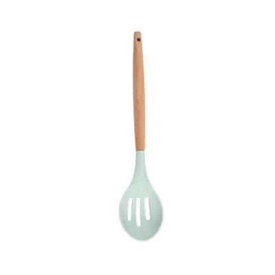 Utensile antiaderante degli accessori delle pentole della cucina messo con la maniglia lunga