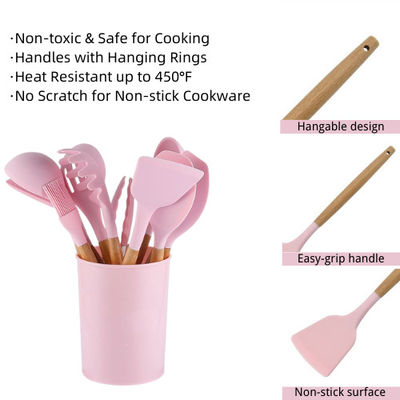 Il silicone antiaderante che cucina l'utensile di colore ha messo l'insieme di strumenti della cucina