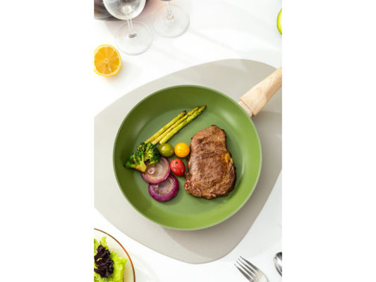 Sano cucinando non la padella 7Inch del bastone con rivestimento di titanio