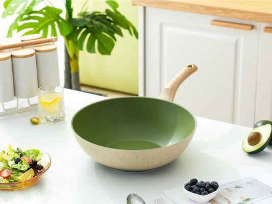 Wok cinese di alluminio premio con il rivestimento di vetro temperato del bastone non e del coperchio