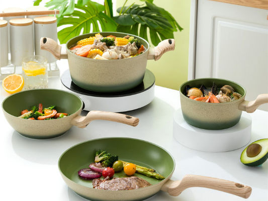 Sano cucinando non l'insieme 4Piece delle pentole del bastone con rivestimento di titanio