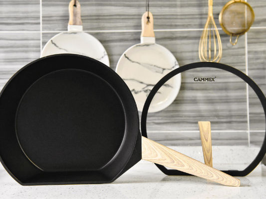 La padella resistente 9.5Inch del graffio non attacca con rivestimento di rame