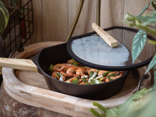 Padella di alluminio 8Inch non del bastone versatile per induzione Cooktops